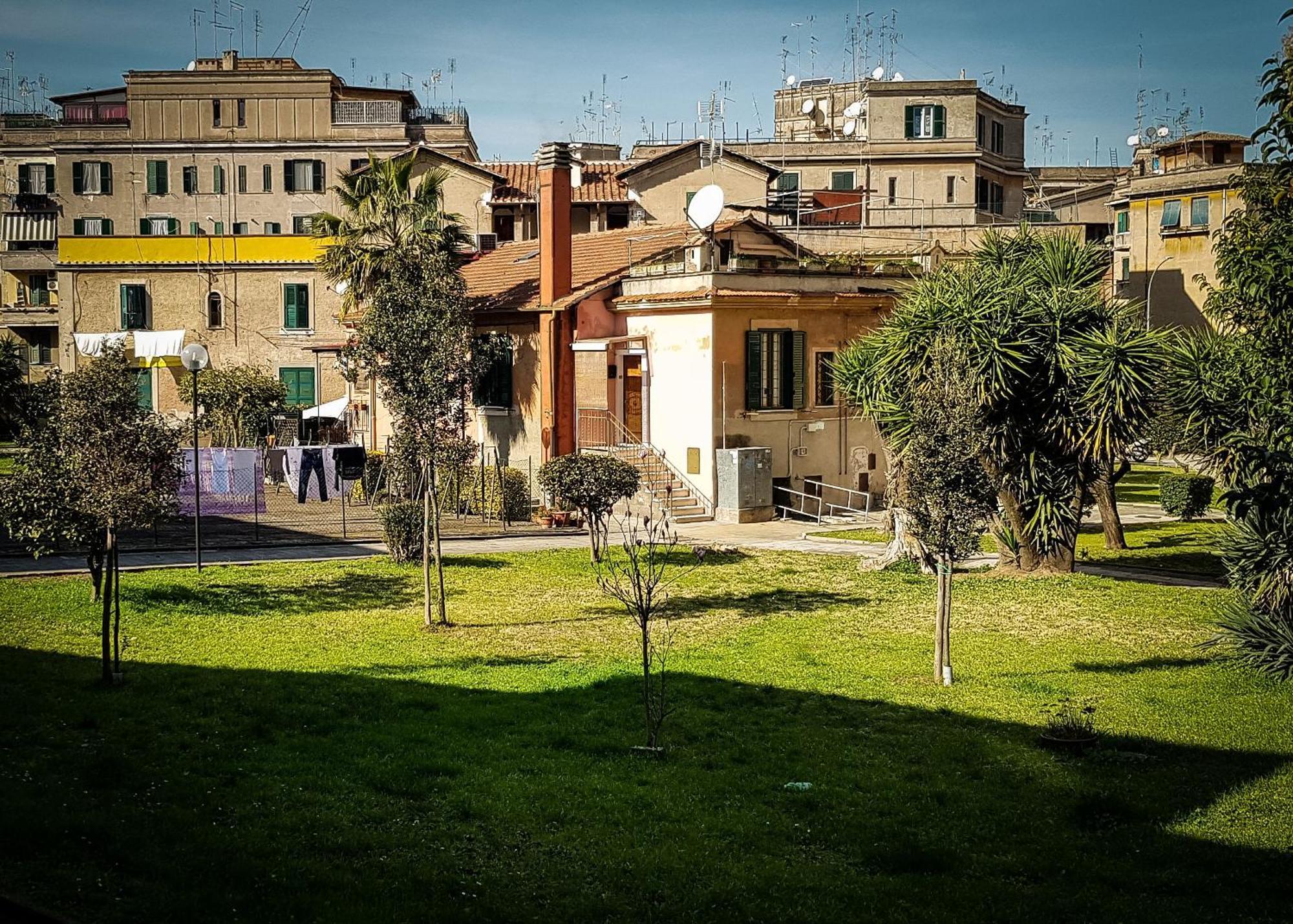 Casa Di Amici Alla Garbatella Rome Exterior photo
